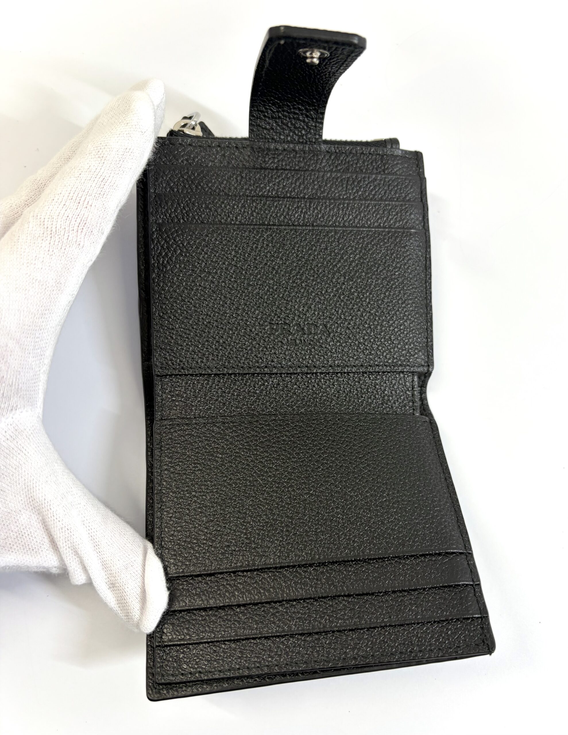 プラダ コンパクト二つ折り財布 商品画像 4