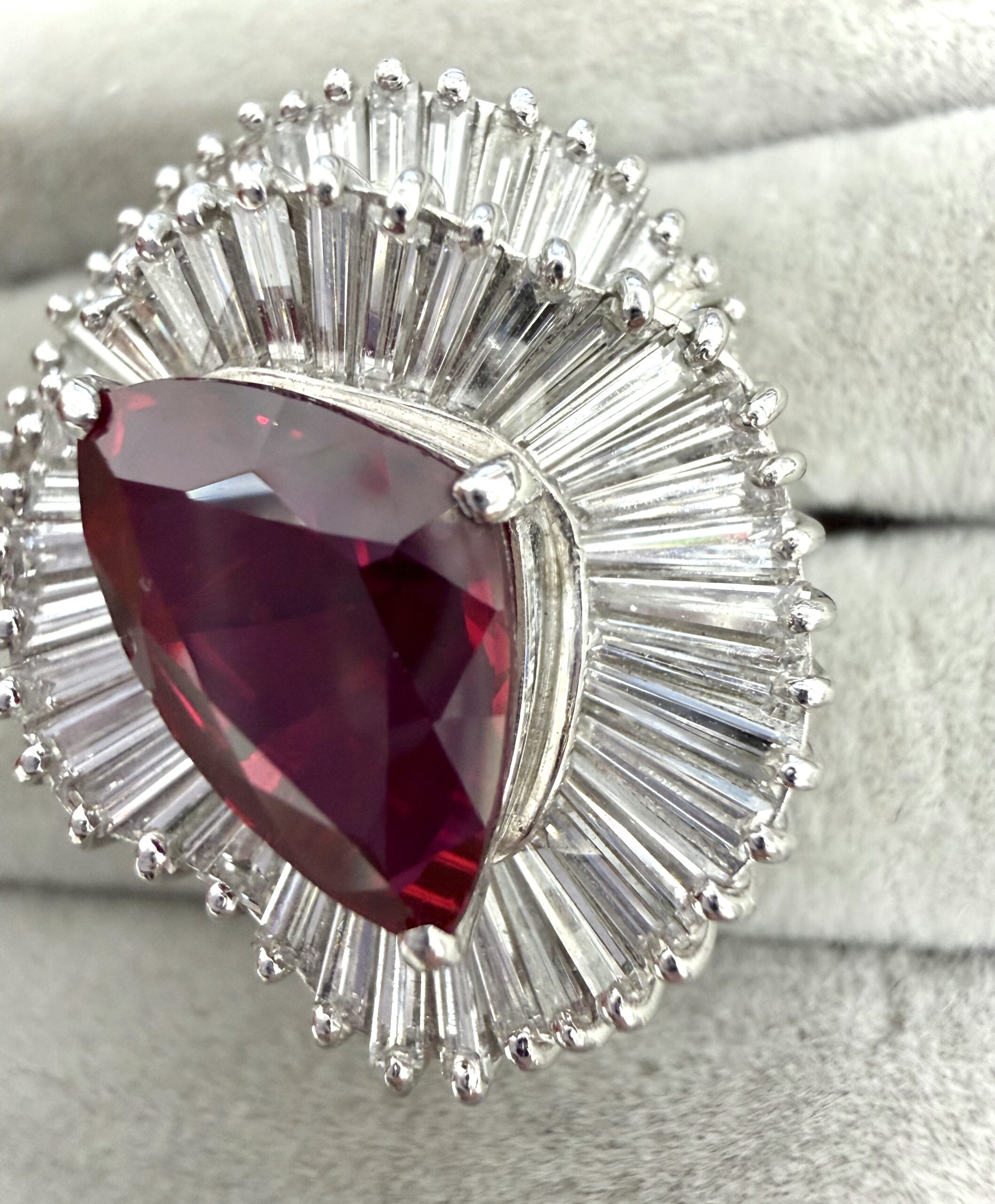ルビー&バゲットダイヤモンド バレリーナリング 商品画像 4