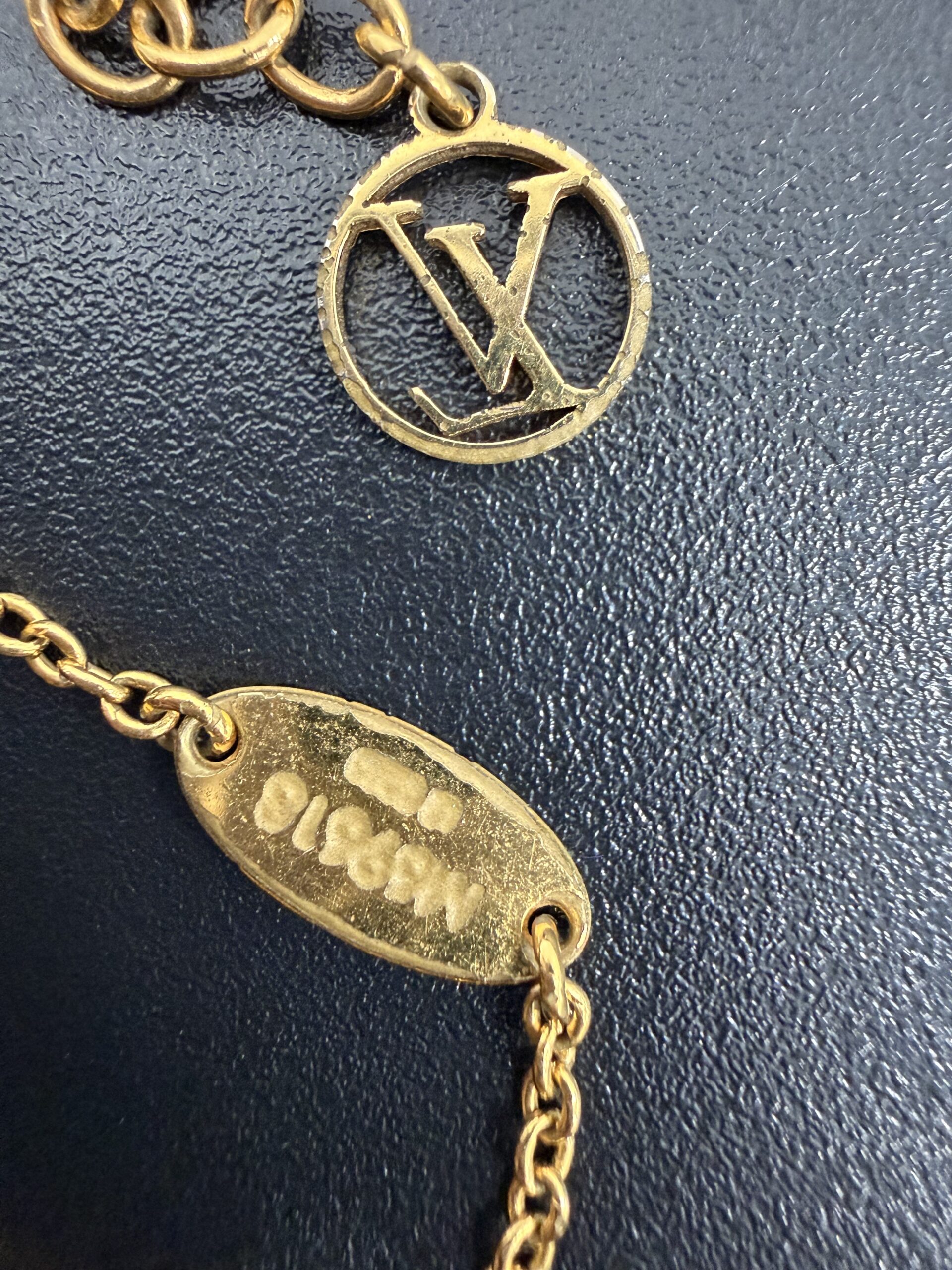 エッセンシャル Vネックレス(ゴールドカラー) 商品画像 4