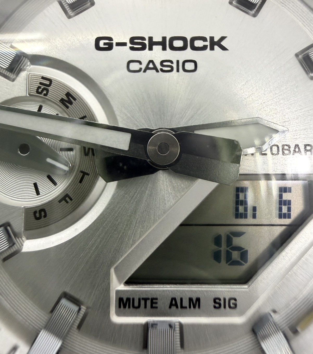 カシオ G-SHOCK メタルベゼル アナデジ 商品画像 4
