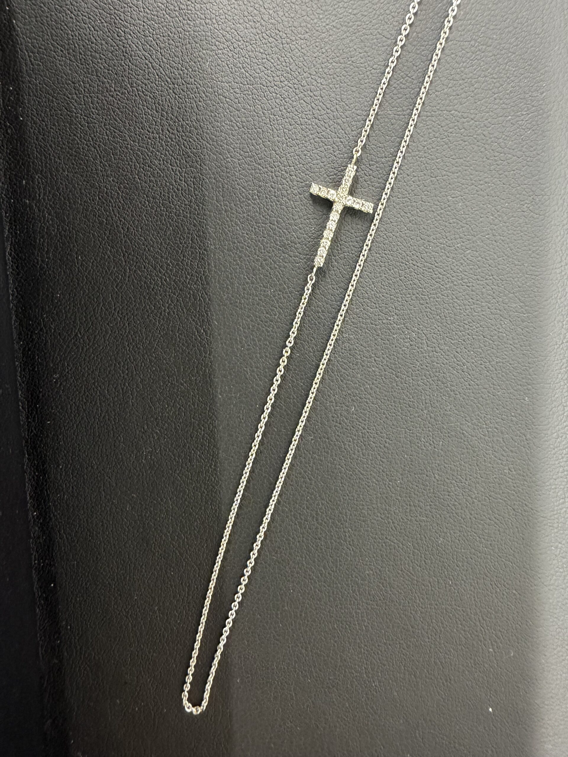 ダイヤモンド クロスネックレス 商品画像 2