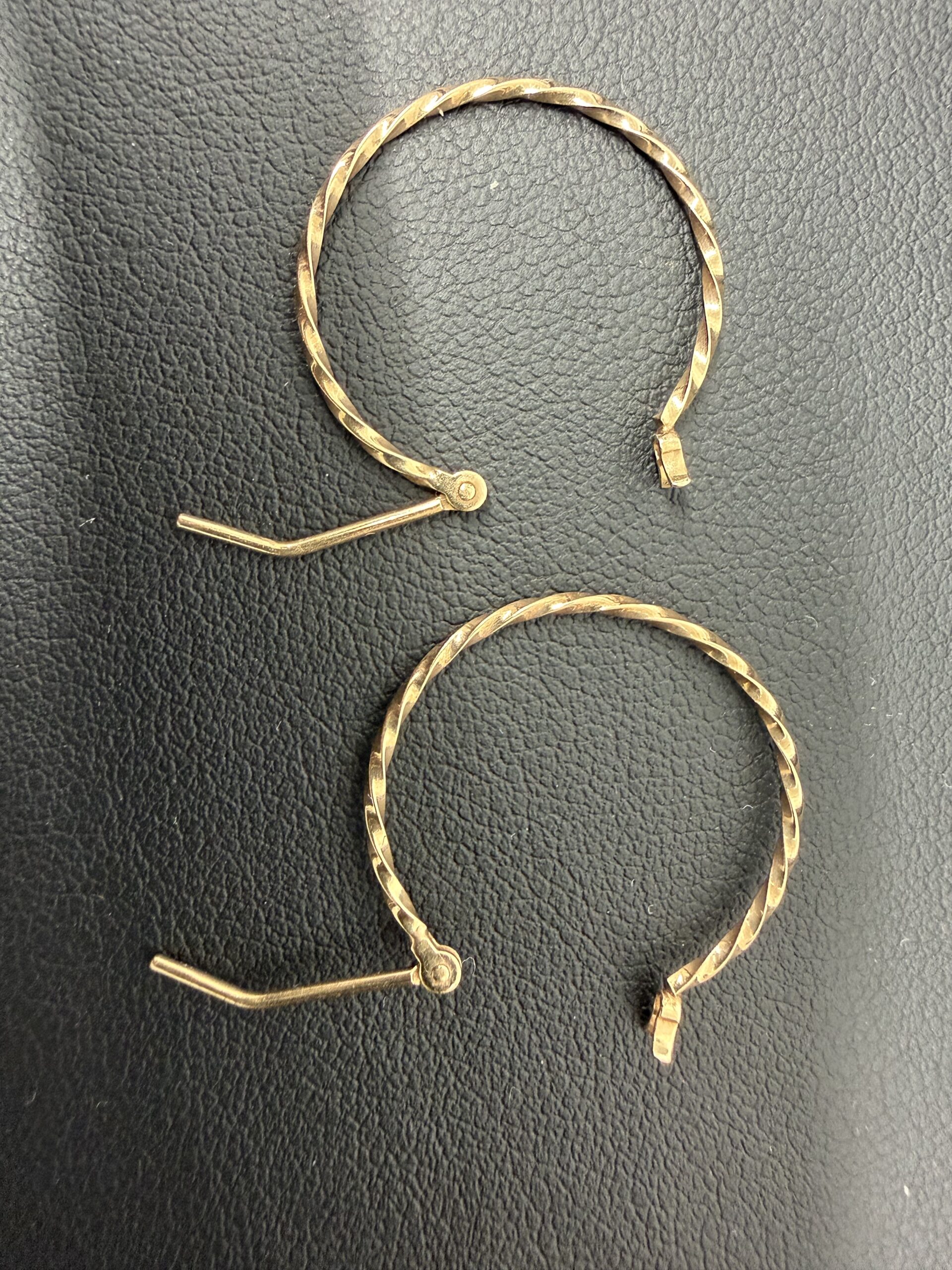 ゴールド ツイストフープピアス(大)ペア 商品画像 2